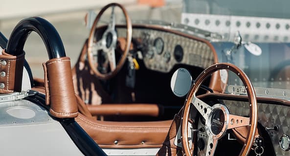 Intérieur cuir cognac et volant bois Devinci